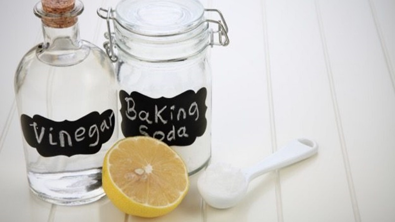 tẩy trắng răng bằng baking soda